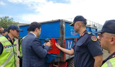 Gölbaşı’nda traktör sürücülerine ücretsiz reflektör dağıtım yapıldı