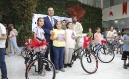 Karaköprü’de en çok kitap okuyan öğrenciler bisikletle ödüllendirildi  – Videolu Haber